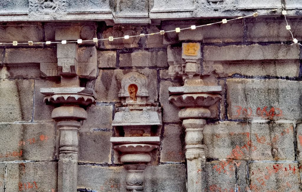 Inquiries Regarding the Dating of the Irumbai Temple Based on Architectural Style Analysis