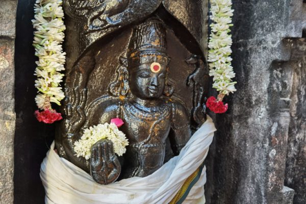 Moolavar, Ambal, Theertham, Sthala Vriksham, Pathigam: Irumbai Maakaalam Temple Sacred Elements