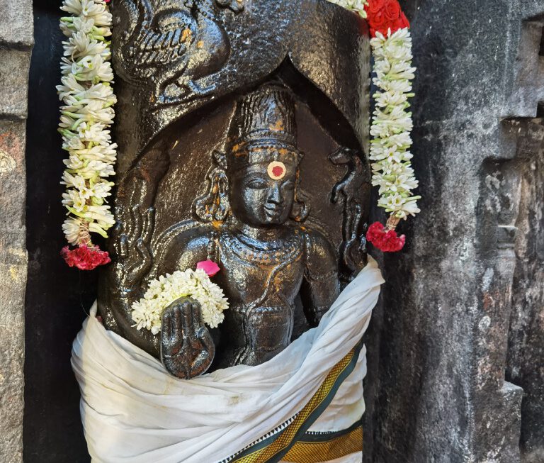Moolavar, Ambal, Theertham, Sthala Vriksham, Pathigam: Irumbai Maakaalam Temple Sacred Elements