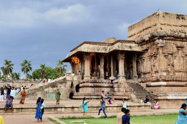 Magnificent Temples of the Pallava and Chola Dynasties: A Blend of Tradition and Artistry