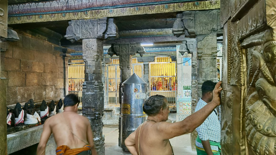 The Concept of the House in Art, Spirituality, and the Teachings of the Upanishads: Deleuze, Indian Temples, and Community Efforts